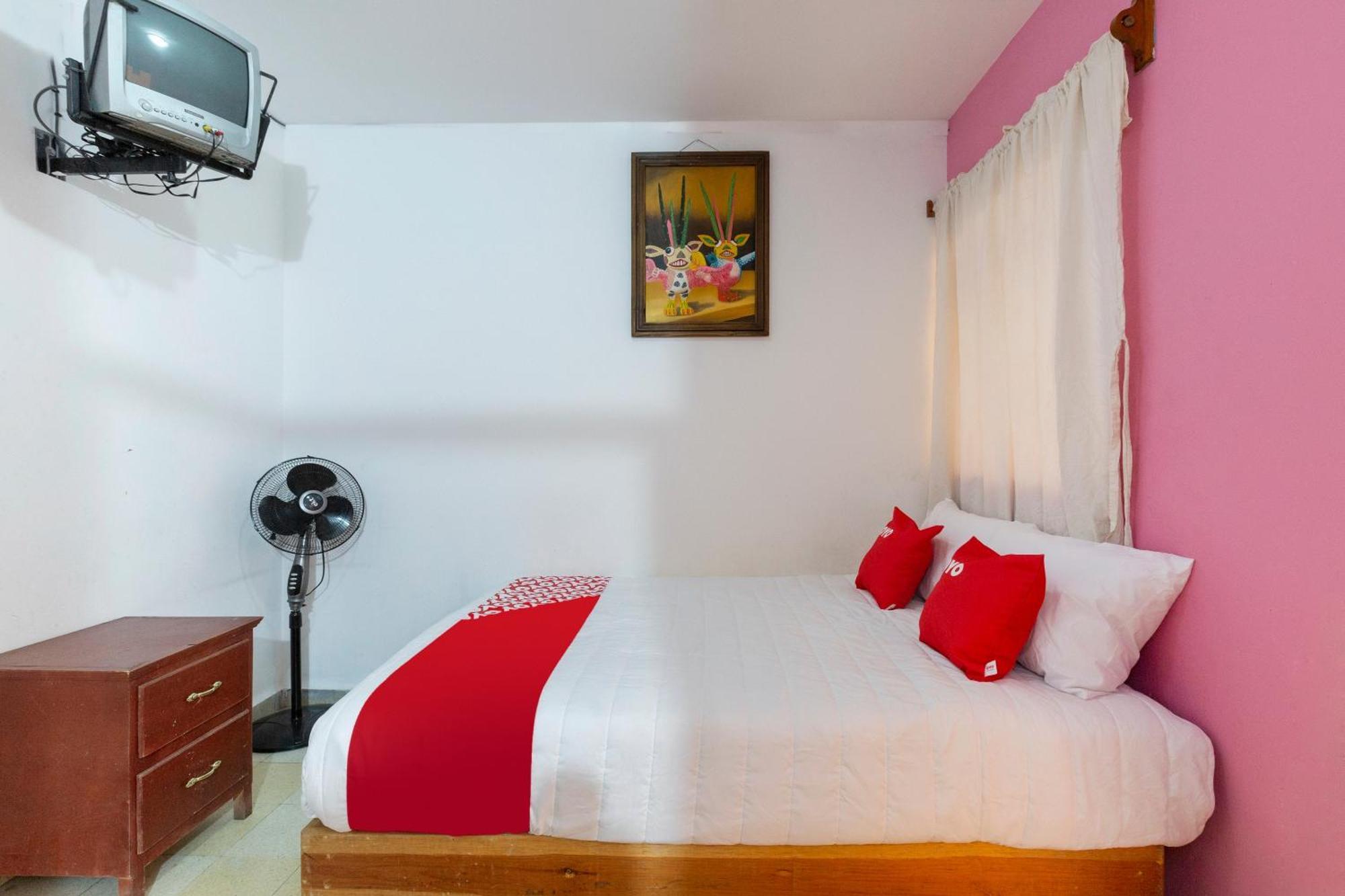 Oyo Hotel Emperador, Oaxaca Экстерьер фото