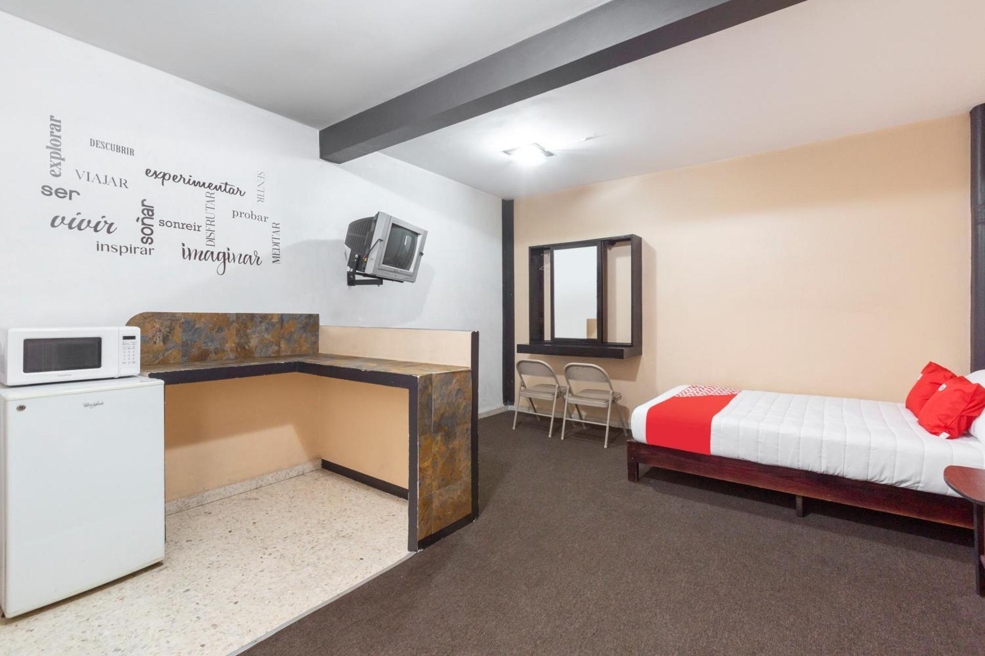 Oyo Hotel Emperador, Oaxaca Экстерьер фото